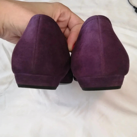 Prada Purple Suede Pointed Toe Flats with Chain Links and Bow Size 37 or 7 US - Picture 10 of 17